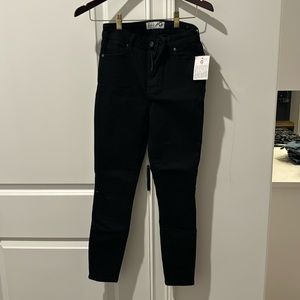 Black Guess Jeans- never worn new with tag